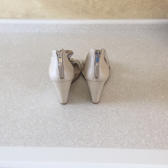 Vince Camuto wedges size 9.5 - Picture 4 of 7